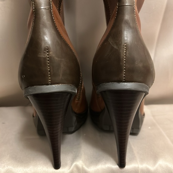 Women’s Michael Kors Cognac Lace Front Military Style High Heel Lthr. Boots Sz.7 - Picture 11 of 13